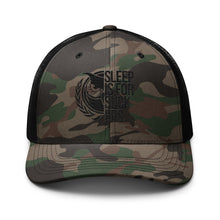 Load image into Gallery viewer, Camo Trucker